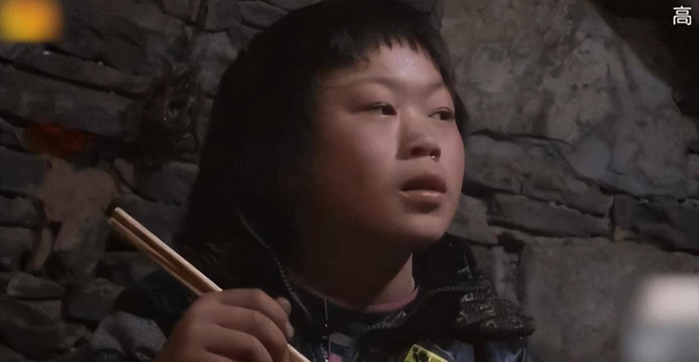 原创变形记梁训一人一猪留守6年之久吃过最好的东西是豆腐