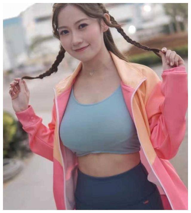曾志伟旗下女星黄婧灵曝大瓜拍戏中遭老戏骨调戏