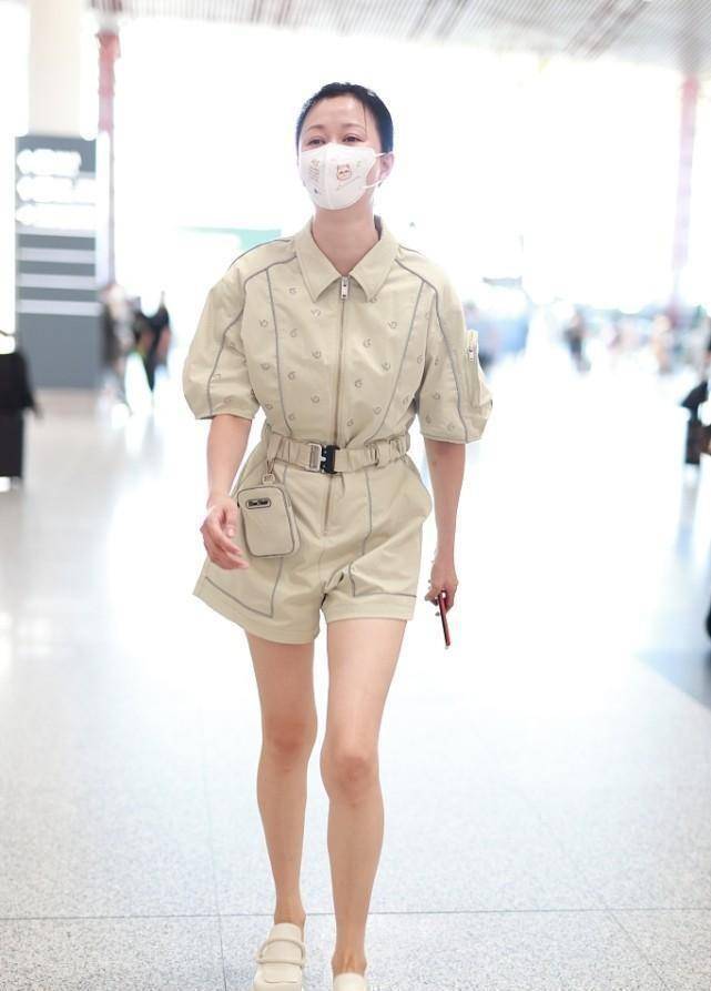 原创倪虹洁的衣品真有谱苹果绿连体短裤好清新素颜也这么嫩