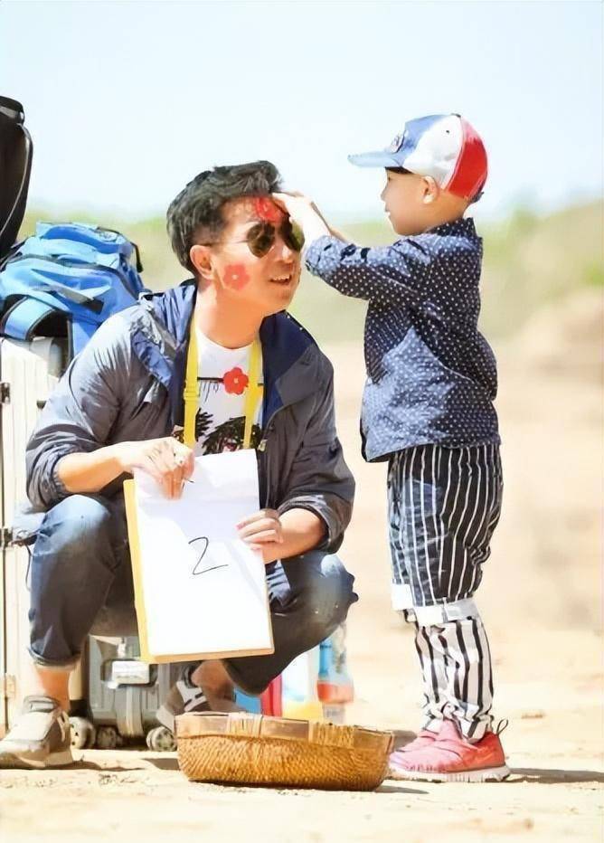 原创《爸爸去哪儿》开播9周年,8个被穷养的儿子,差距出来了_jasper