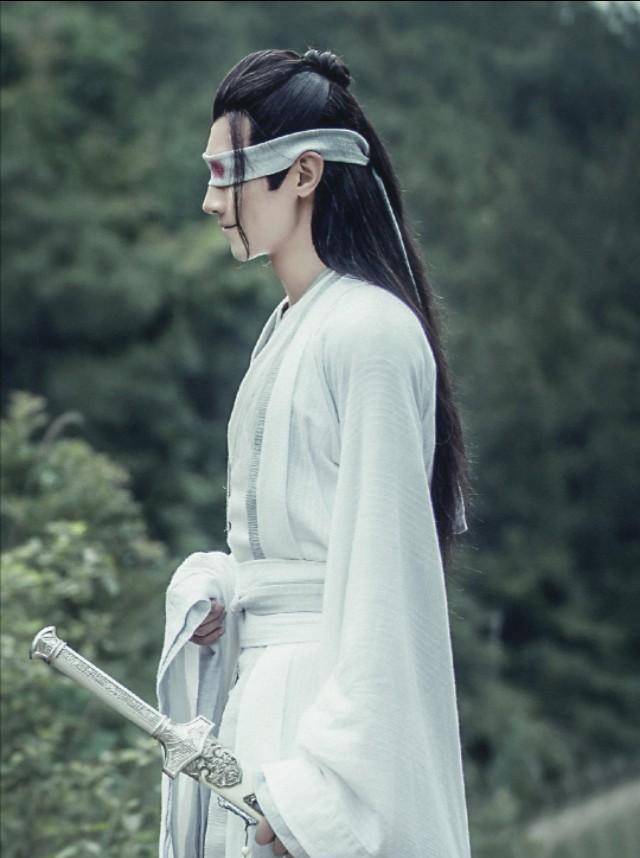 晓星尘眼盲后仍不改初心,在义城的路边救了薛洋