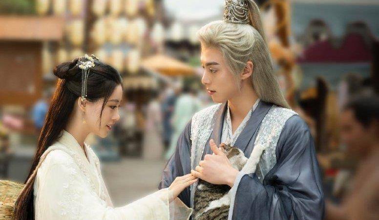 很有cp感,应该和《琉璃》一样都是先甜后虐的剧情