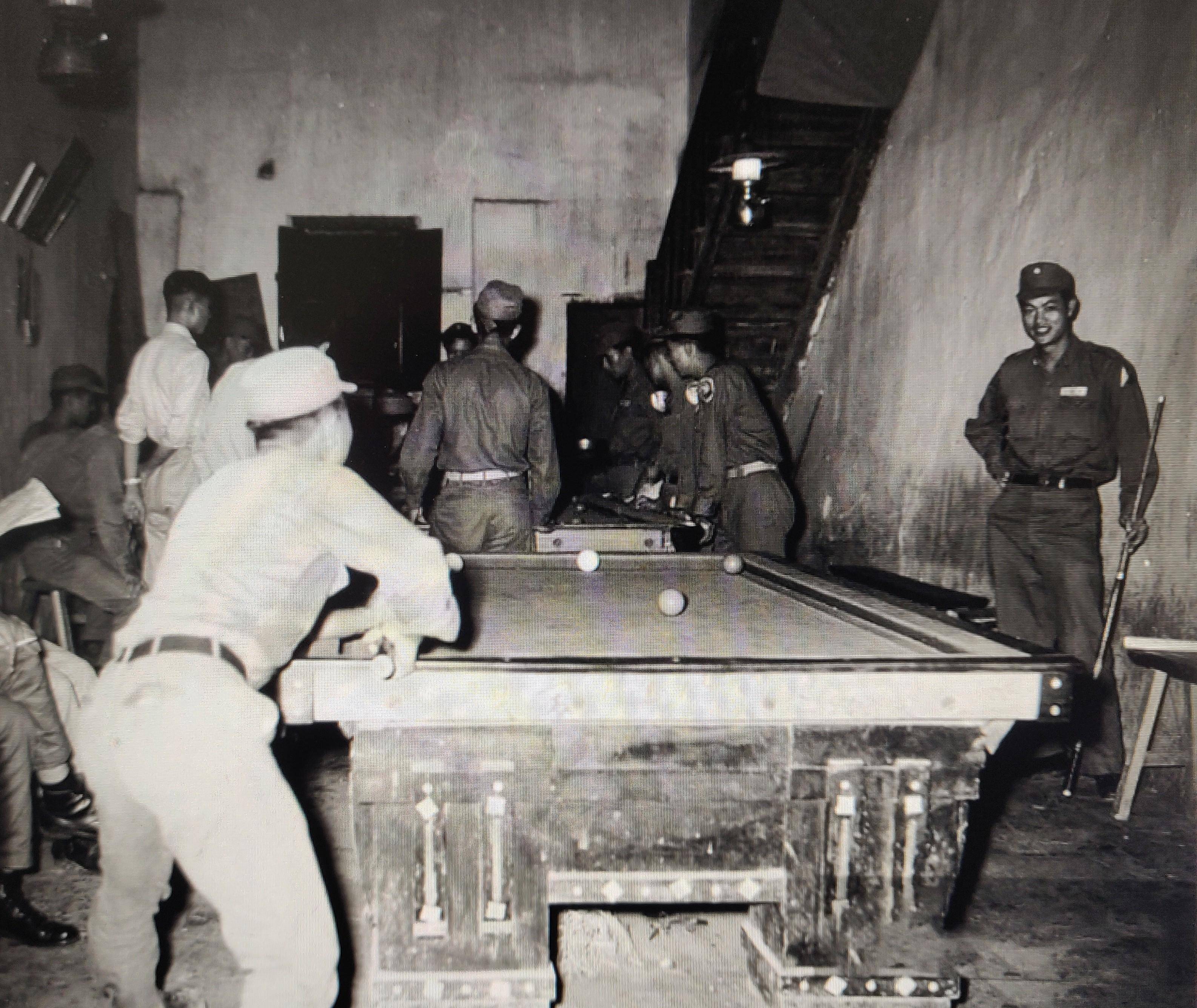 台湾老兵回乡探亲带回5千美金和1双袜子老伴你还不如不回来