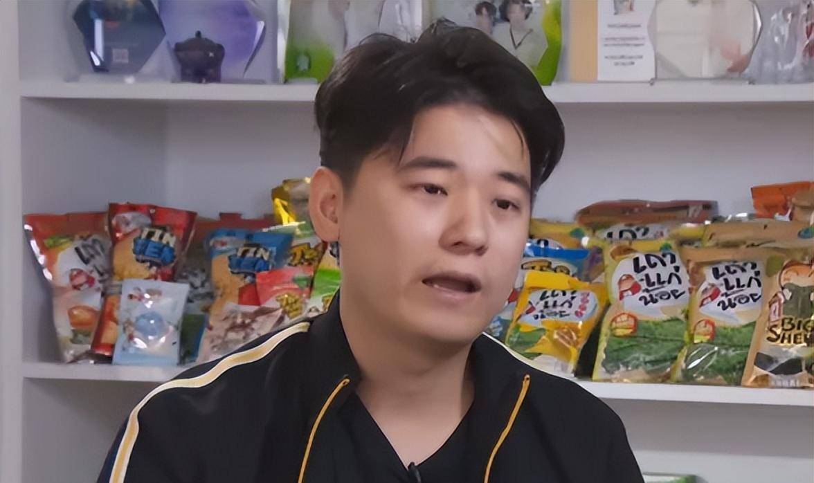 原创泰国18岁落魄富二代靠卖海苔2年内赚4000万21岁身价上亿