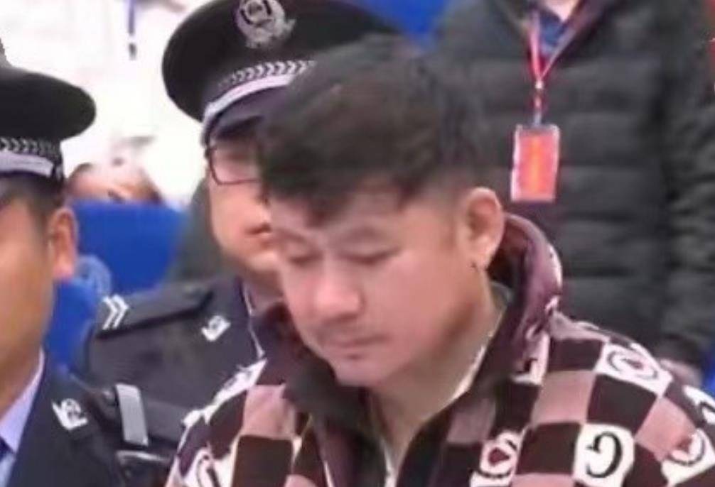 讽刺的是,张剑波之前也报过案,但警方却迟迟没有动静.