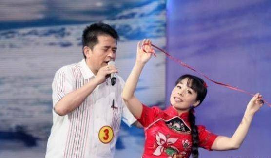 束手无措放弃名利回农村,如今成放牛娃_王二妮_音乐会_时候