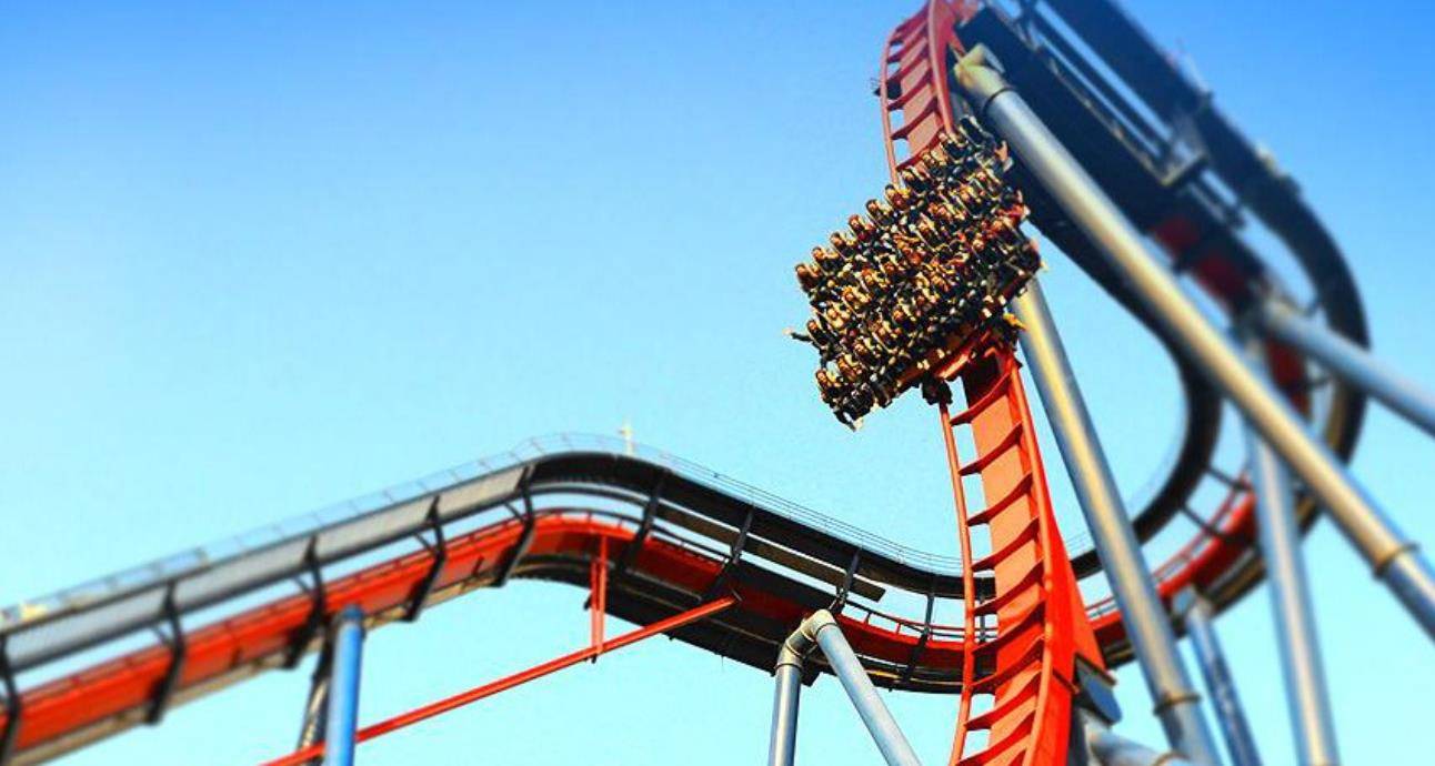 原创英国疯狂过山车人在3600英尺高空转一圈生命在刺激中结束