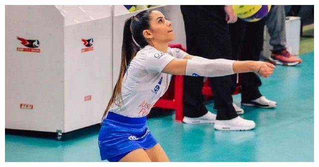 原创身材完美引燃传闻巴西女排美艳双胞胎内马尔转型时尚模特