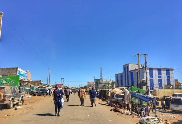 由于索马里盛产香料,加上它的地理位置有一些价值,因此遭到了其他国家