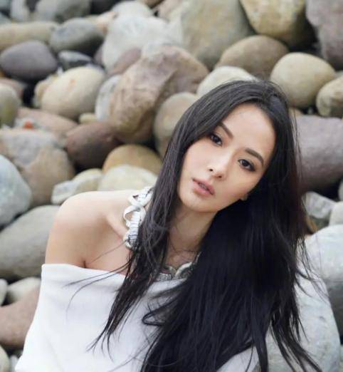 原创孙芸芸父亲是百亿富豪母亲是证券公司副董丈夫年收租几个亿