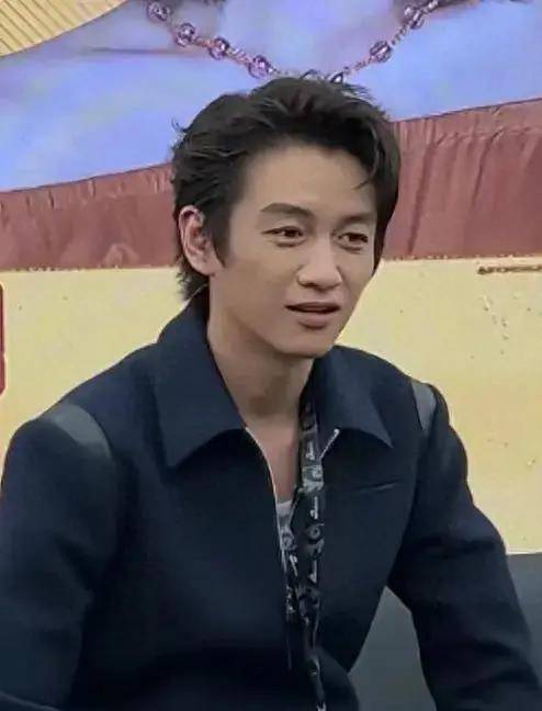 原创男明星陈晓现身宣传新剧皱纹尽显网友直呼男人也不抗老