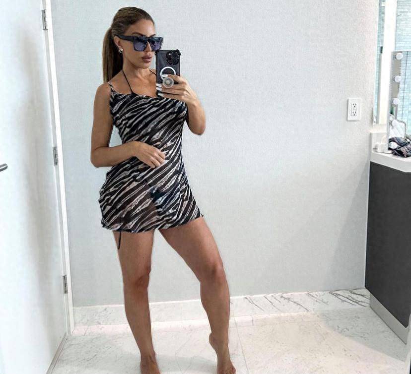 涂上粉红色的口红,展示魅力,看不出已经50岁_拉尔萨_乔丹_卡戴珊