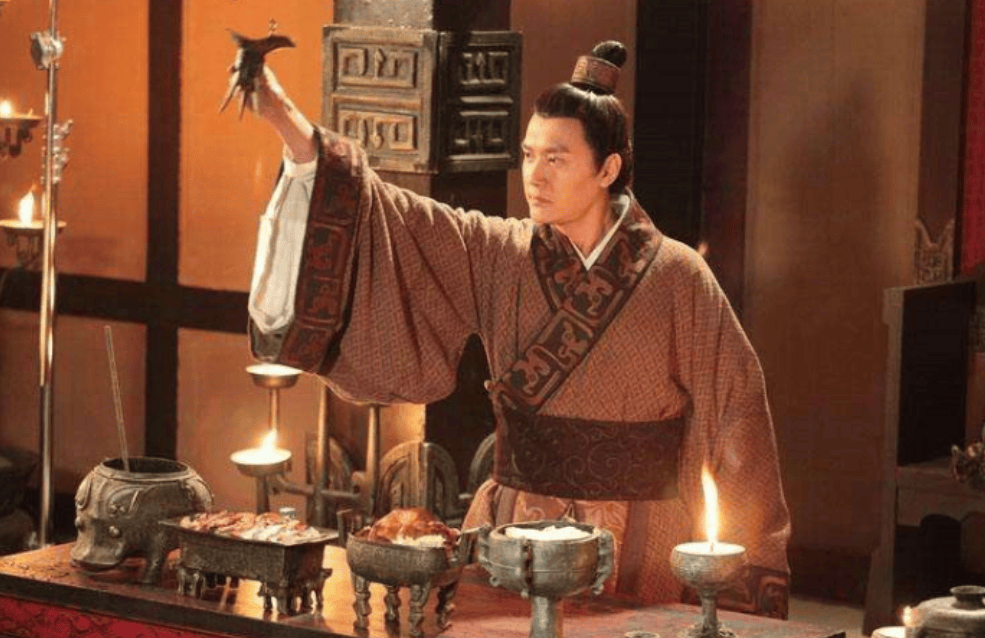 原创信陵君避居别国十余年回国后沉迷酒色四年后饮酒过度身亡