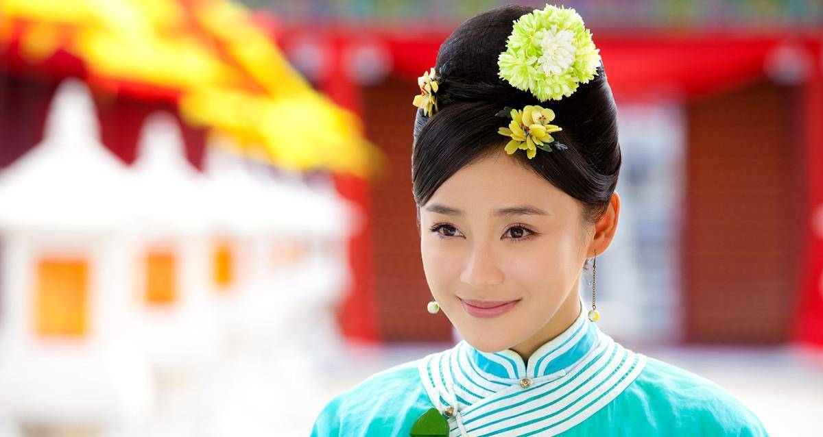 "男看鼻子女看嘴,一生富贵少是非",天生"厚嘴唇"却时尚万种_姚晨_余男