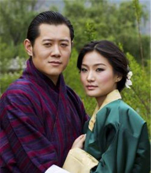 父子同为全球最帅国王,父亲娶4胞胎美女,儿子却只愿娶1位平民_辛格