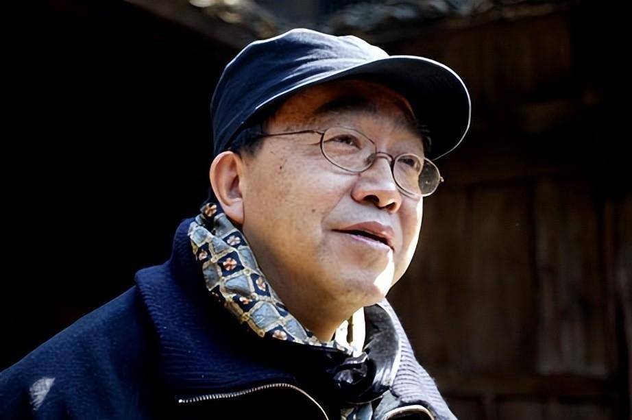 杨明义给陈逸飞寄来的是中国周庄的照片.