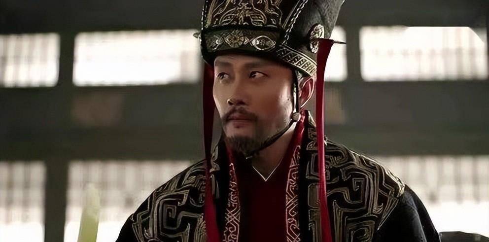 让大都督,辅国将军兼荆州牧陆逊领兵十万全权抵御曹休,奋武将军朱桓