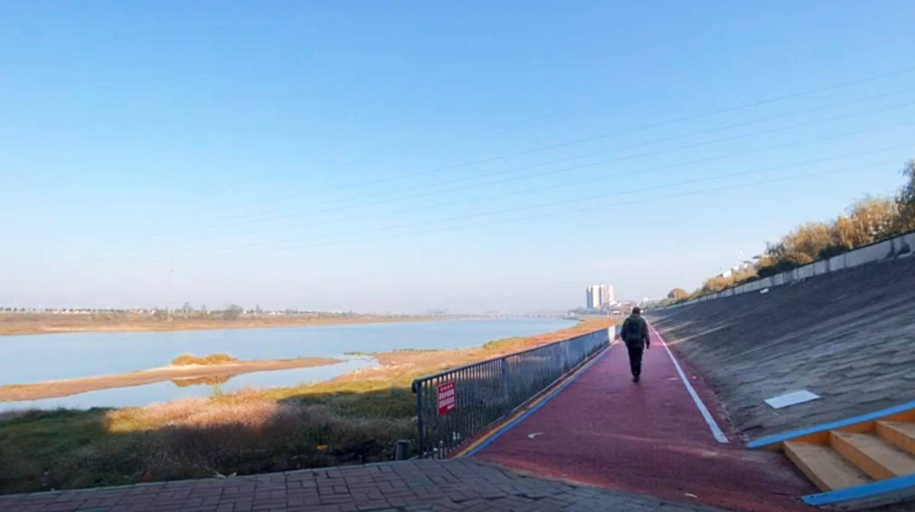 原创武汉郊区有座河滩公园闹市边的休闲地四季都能观赏风景