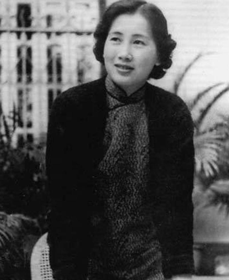 叶挺的妻子名叫李秀文,李秀文祖籍广东,出生于1907年,出生于澳门.