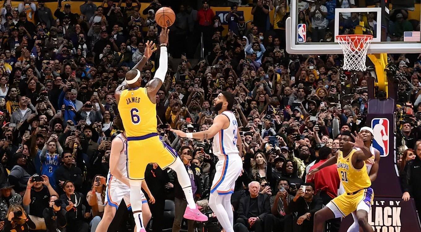 谁能说詹姆斯老了年龄只是一个数字詹姆斯三分完成进化