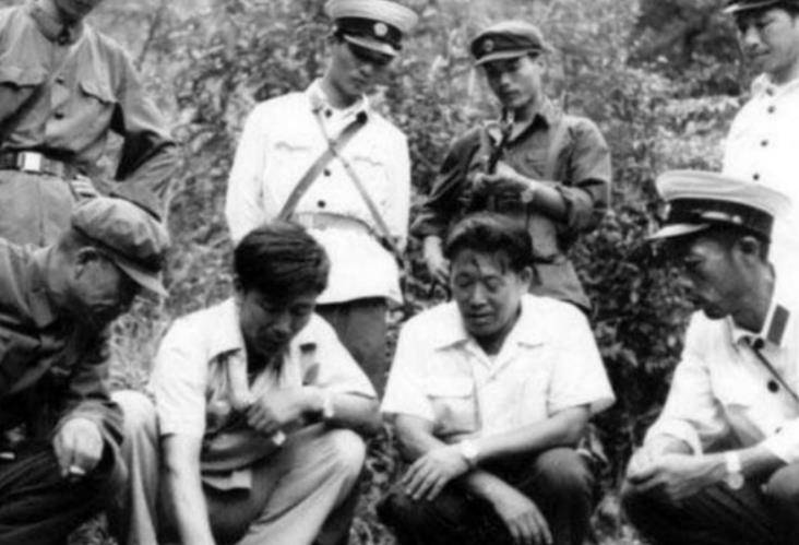 原创1983年东北二王逃窜6省被击毙时瘦骨嶙峋胃里空空如也