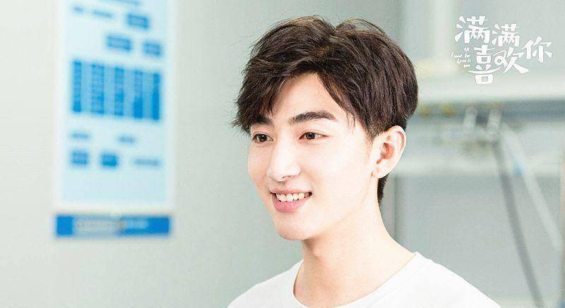 刘胤君饰演展越女主悲伤戏鲁照华另一方面,主角演技一般.