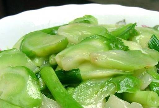 这菜名字很特别,北方人只看不敢买,它不但好吃还能_儿