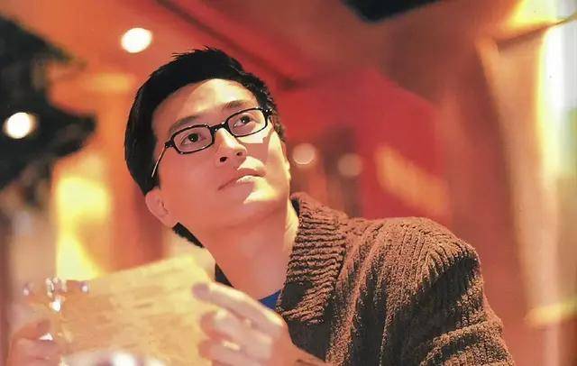 林韦辰出生于1962年,他的父亲是一名警察,他从小和哥哥在警察宿舍长大