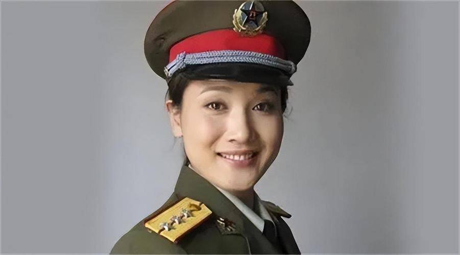 离婚后只字不提前夫侯勇与女儿相依为命现在45岁如冻龄少女