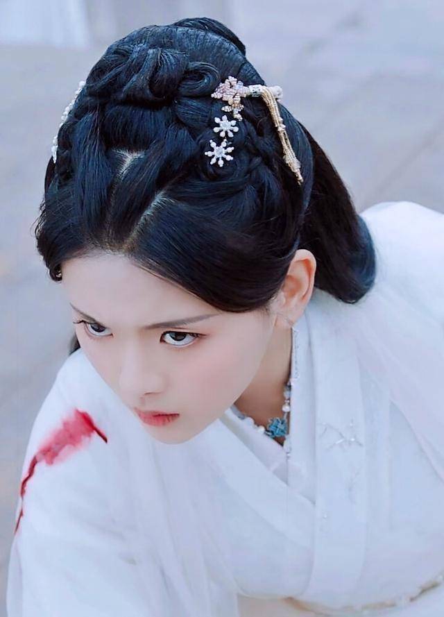 原创且听凤鸣杨超越跨界成功相对于唱歌和跳舞演戏更加适合她