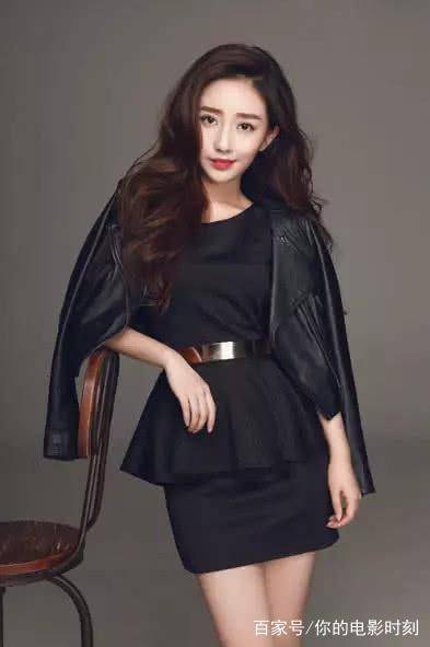 她因长得太美被星探从非诚勿扰观众席发现如今成一线女星