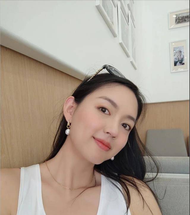 怀孕6个月上春晚艳压奚梦瑶拒嫁30亿豪门她才是人生赢家