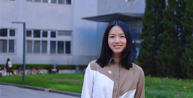 怀孕6个月上春晚艳压奚梦瑶拒嫁30亿豪门她才是人生赢家