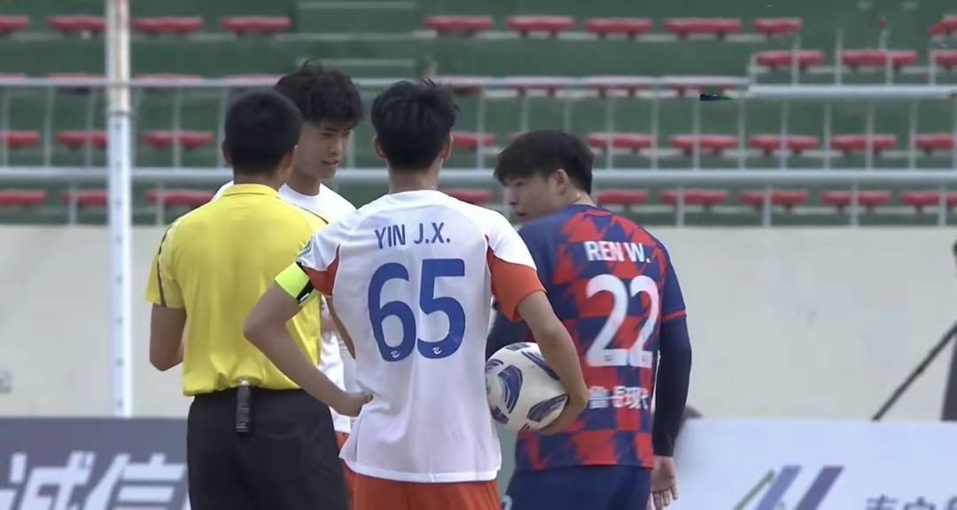 泰山队高中锋后继有人,比郭田雨能力还强,有望成下一个韩鹏_彭逸翔