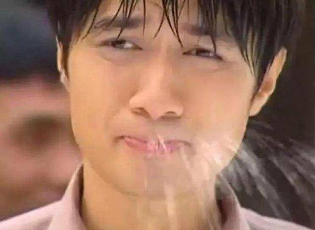 剧中的高富帅何书桓不仅爱心爆棚,大道理一堆,还被