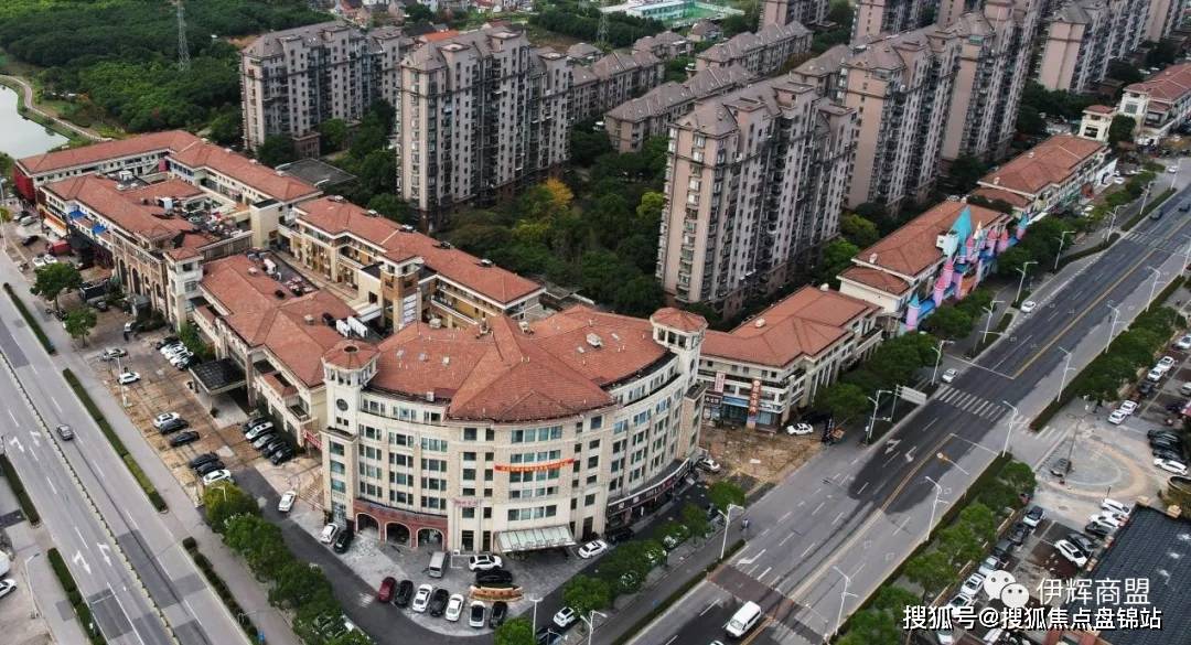 一方新城12层总高125米带租旺铺发售92万套起租金年化5