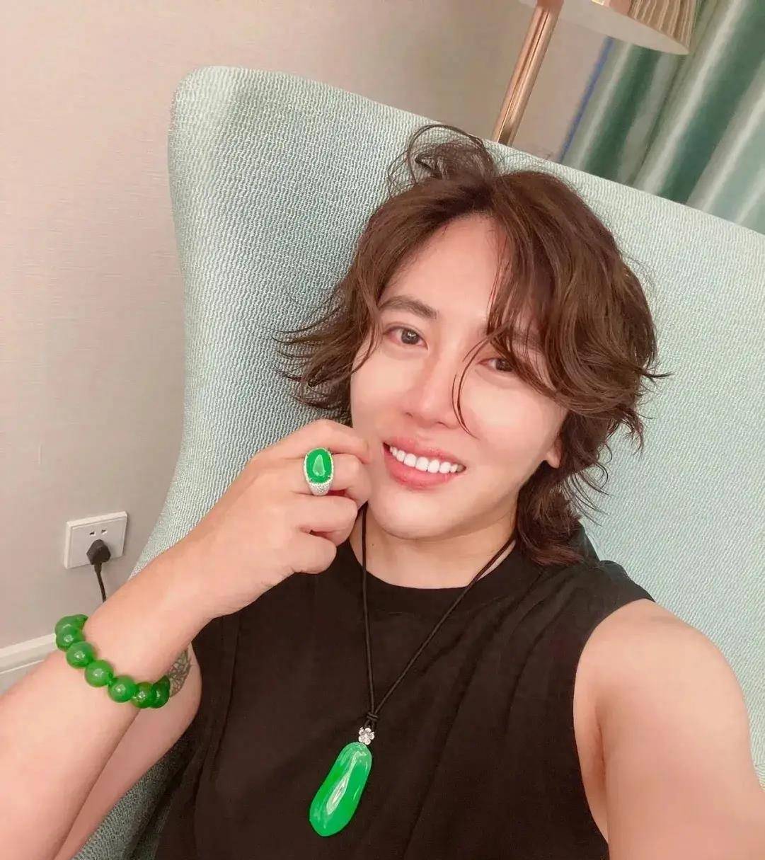 原创炸裂王红权星奢品店开业7000w布加迪接客大片花海堵路被吐槽