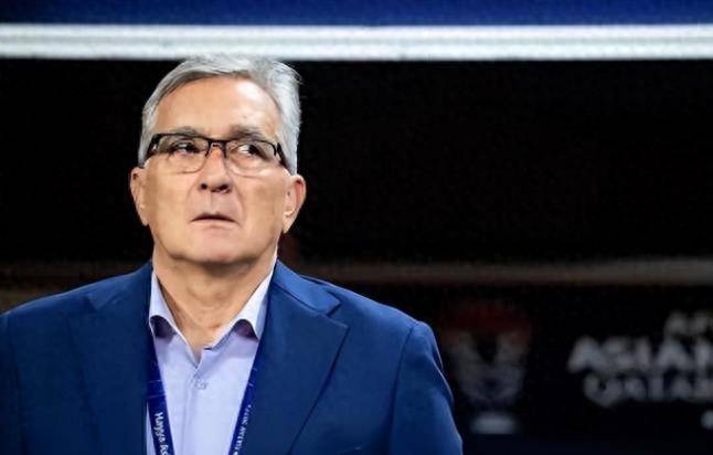 神秘消失3月,洛国富去向曝光!36岁获新合同,回归国足峰回路转