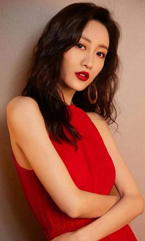 原创王鸥生产后复工状态良好惹人怜