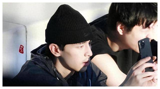 邓伦涉税风波揭秘娱乐圈不为人知的黑幕惊人内幕一一曝光