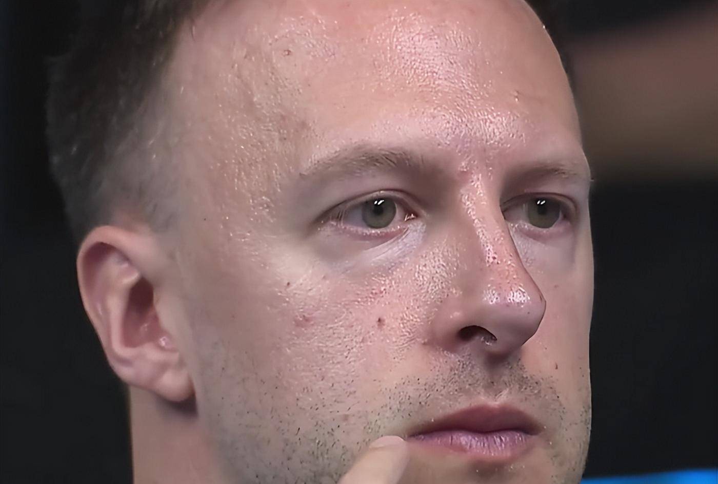 是超水准的表现,超出了赛前的预期;尤其是面对瓦菲和尼尔·罗伯逊时