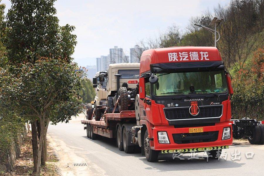 东风四驱4x4全驱平头大马力越野运输车交付