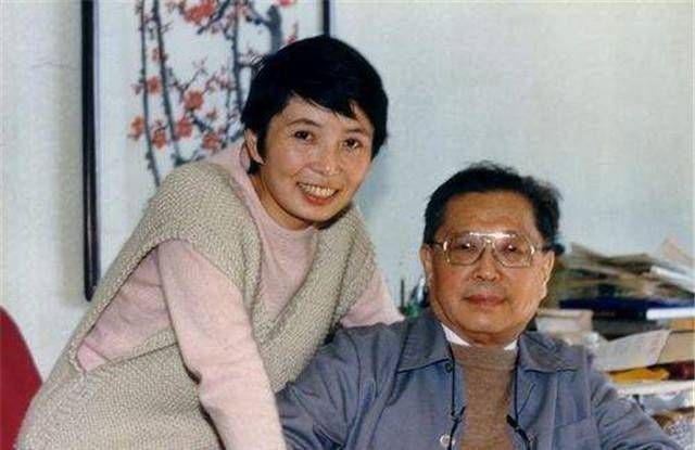 原创曹禺家有孕妻爱上方瑞两人同居10年成正果她却服安眠药而亡