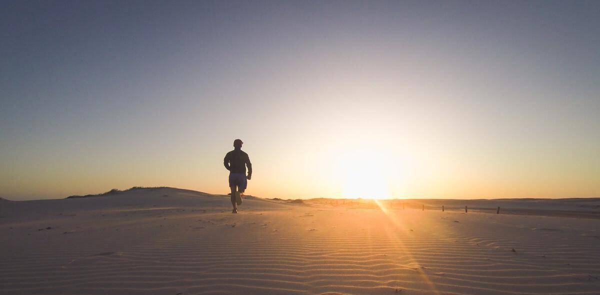 原创65岁老人徒步87天赎罪真正的朝圣之路是学会放过自己