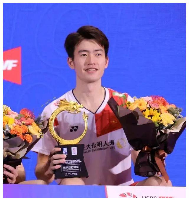 新晋球坛颜值高手王昶飒爽登场球技更亮眼