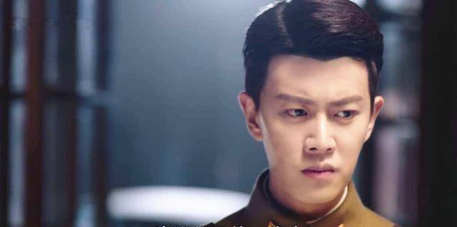 介绍完故事发展的历史背景以后,叶冲便出现了,叶冲作为佐藤大藏的下属