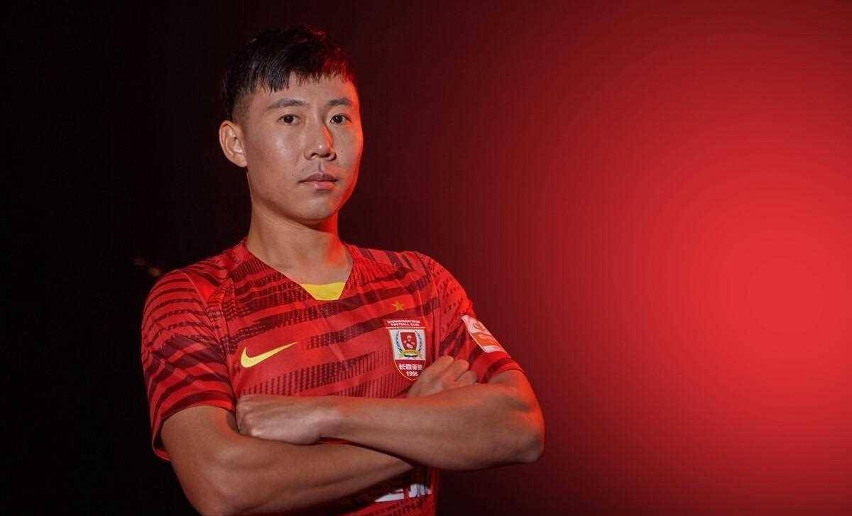 重回赛场!里皮国脚后卫时隔590天亮相职业联赛,曾被传已退役_权健_队