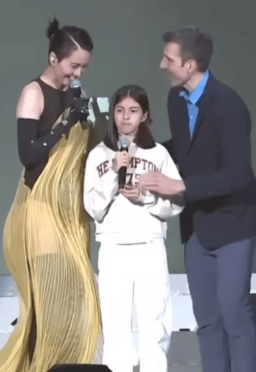 月25日,歌手梁咏琪迎来48岁生日,而从她近照来看,年近50的梁咏琪状态