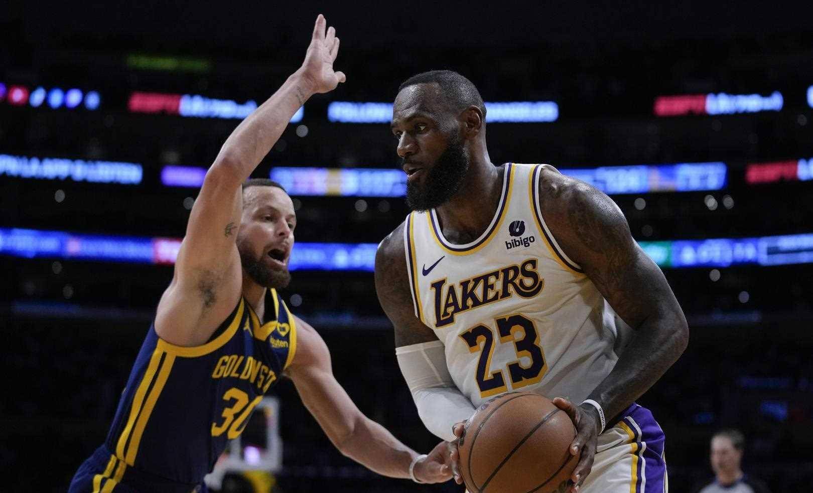 现场计时器故障,抢镜5次超20分钟仍未恢复正常_比赛_湖人队_詹姆斯