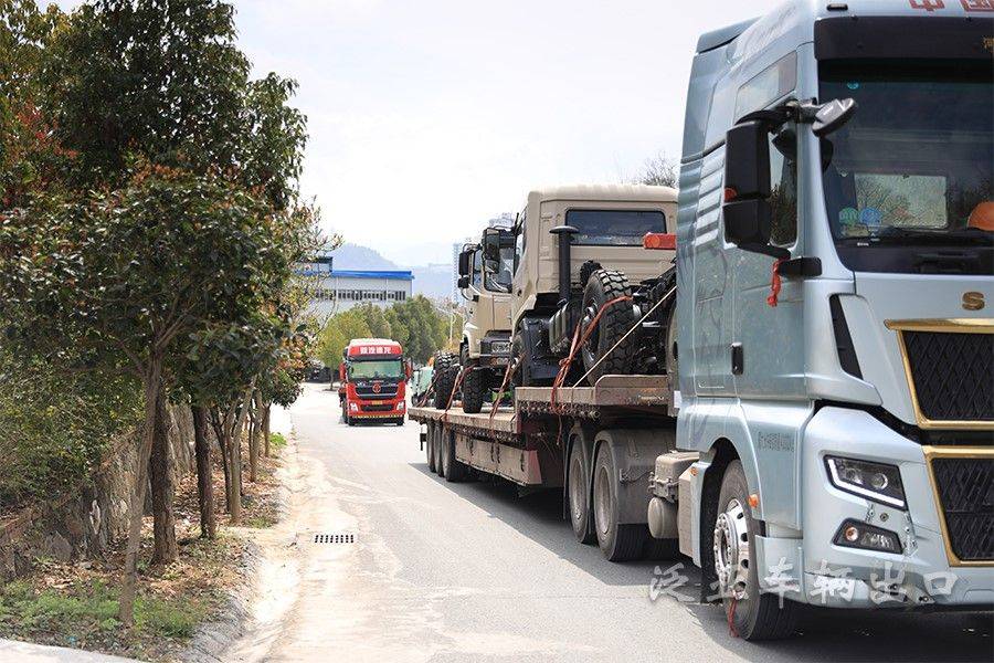 东风四驱4x4全驱平头大马力越野运输车交付